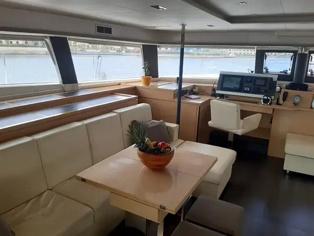 Fountaine Pajot Victoria 67