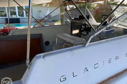 Glacier Bay 252 explorer