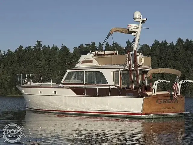 Matthews 42 FLYBRIDGE