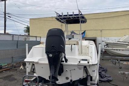 Boston Whaler 220 Outrage