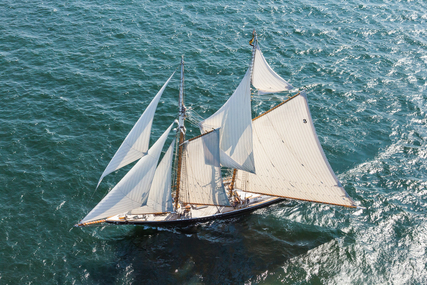 Custom Boats Sailing Schooner