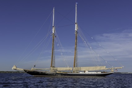 Custom Boats Sailing Schooner