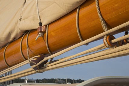 Custom Boats Sailing Schooner