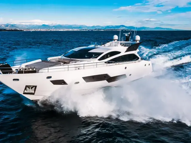 Sunseeker 105 Yacht