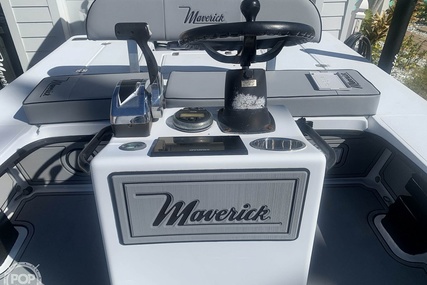 Maverick 17 Master Angler