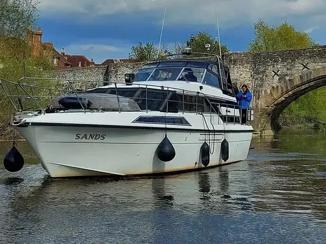 Broom Monarch 12M