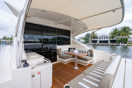 Riviera 4800 Sport Yacht