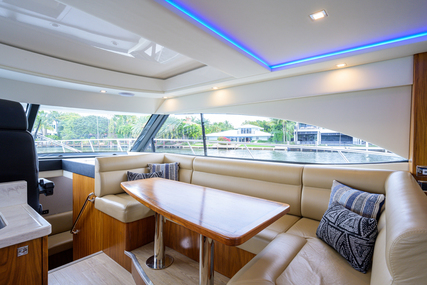 Riviera 4800 Sport Yacht