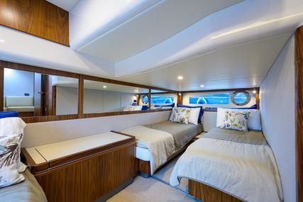 Riviera 4800 Sport Yacht