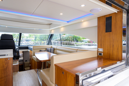 Riviera 4800 Sport Yacht