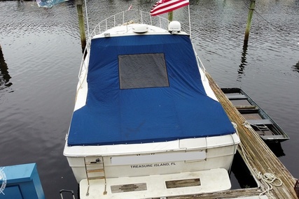 Sea Ray 460 Express Cruiser