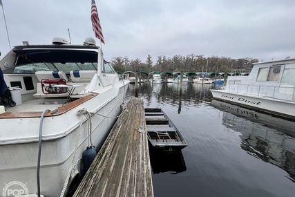 Sea Ray 460 Express Cruiser