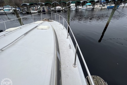 Sea Ray 460 Express Cruiser