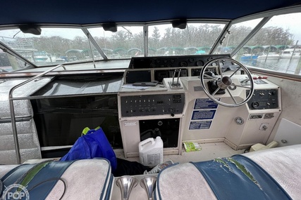 Sea Ray 460 Express Cruiser