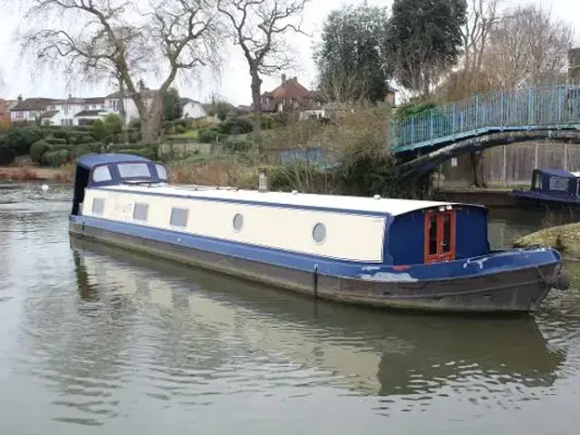 Wide Beam Narrowboat 60 x 12 by Collingwood Boats