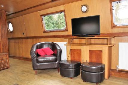 Wide Beam Narrowboat 60 x 12 by Collingwood Boats