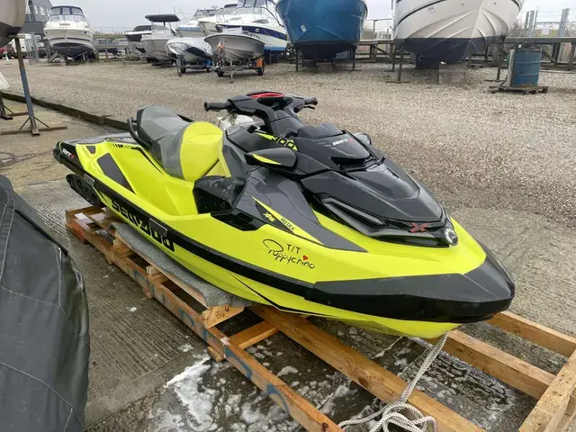 Sea Doo RXT-X 300