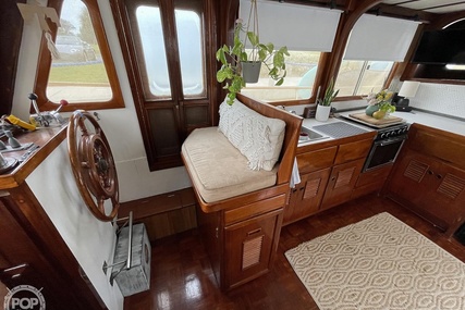 Trader 40 Double Cabin