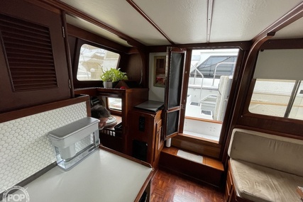 Trader 40 Double Cabin