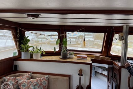 Trader 40 Double Cabin