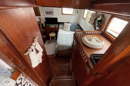 Trader 40 Double Cabin