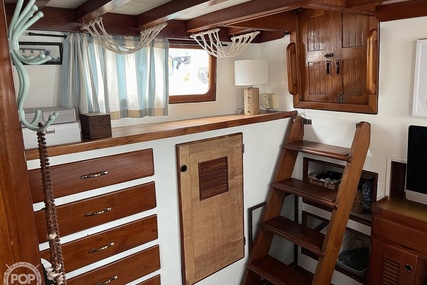 Trader 40 Double Cabin