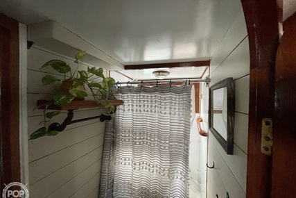 Trader 40 Double Cabin