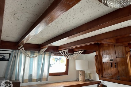 Trader 40 Double Cabin