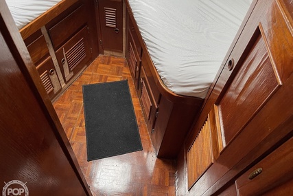 Trader 40 Double Cabin