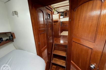 Trader 40 Double Cabin