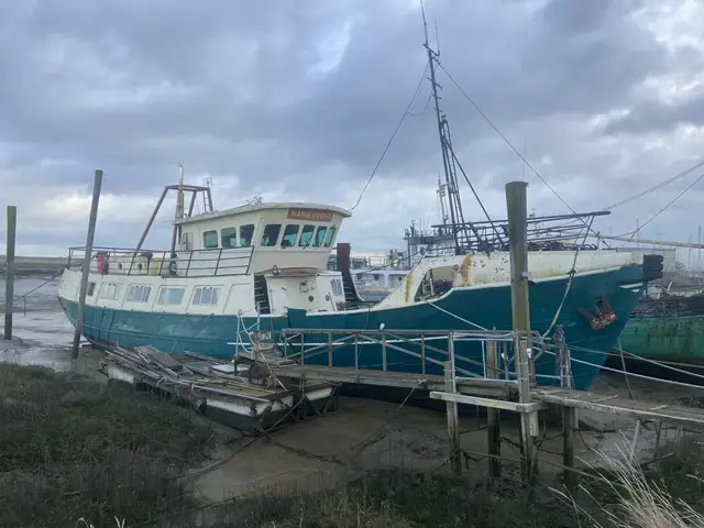 Retired Dutch Trawler/Livebaoard Houseboat