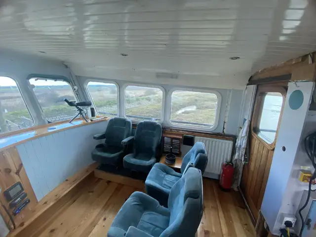 Retired Dutch Trawler/Livebaoard Houseboat