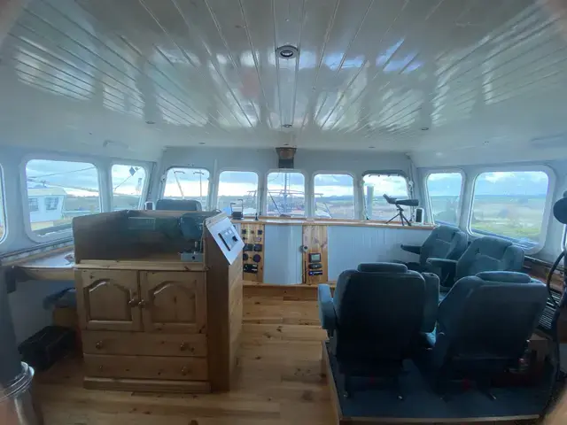 Retired Dutch Trawler/Livebaoard Houseboat