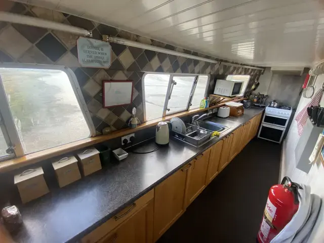 Retired Dutch Trawler/Livebaoard Houseboat