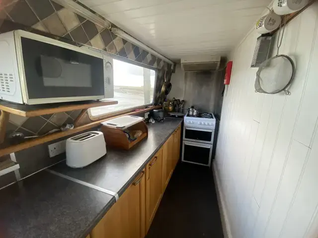 Retired Dutch Trawler/Livebaoard Houseboat