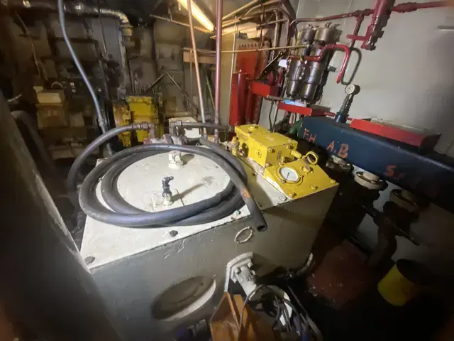 Retired Dutch Trawler/Livebaoard Houseboat