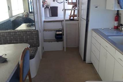 Nautaline Houseboat