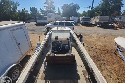 Boston Whaler 21 Outrage