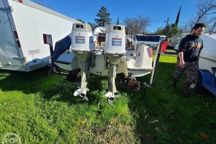 Boston Whaler 21 Outrage