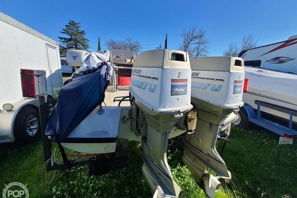 Boston Whaler 21 Outrage