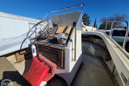 Boston Whaler 21 Outrage