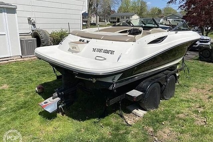 Sea Ray 210 SLX Select