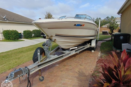 Sea Ray 230 bowrider