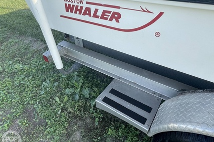 Boston Whaler 19 Low Profile