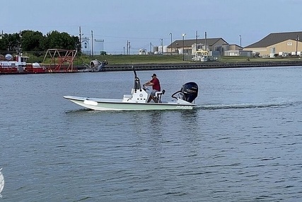 Majek 21 Tunnel CC Redfish Line