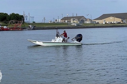 Majek 21 Tunnel CC Redfish Line