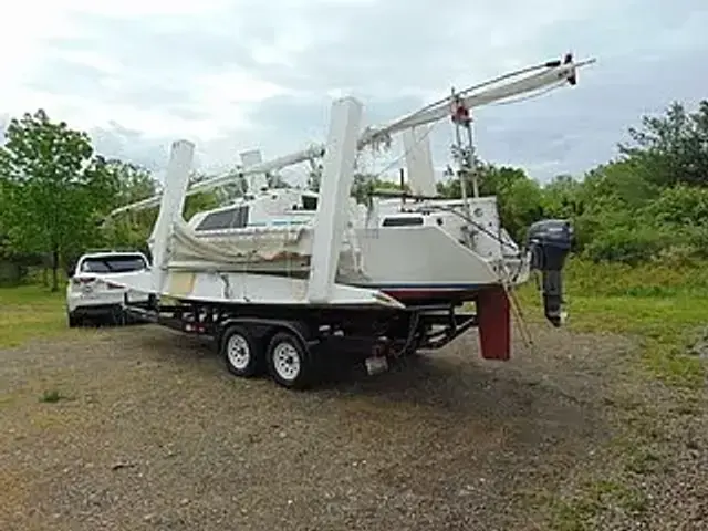 Custom Boats Trailer Tri 680