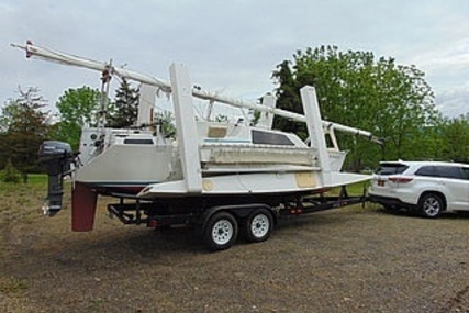 Custom Boats Trailer Tri 680