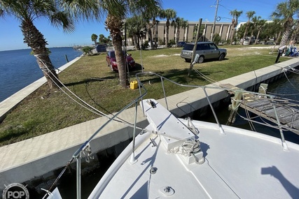 Hatteras 41 Double Cabin Freedom Seeker