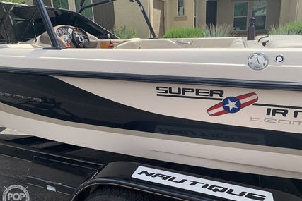 Correct Craft Super Air Nautique 210 Team Edition